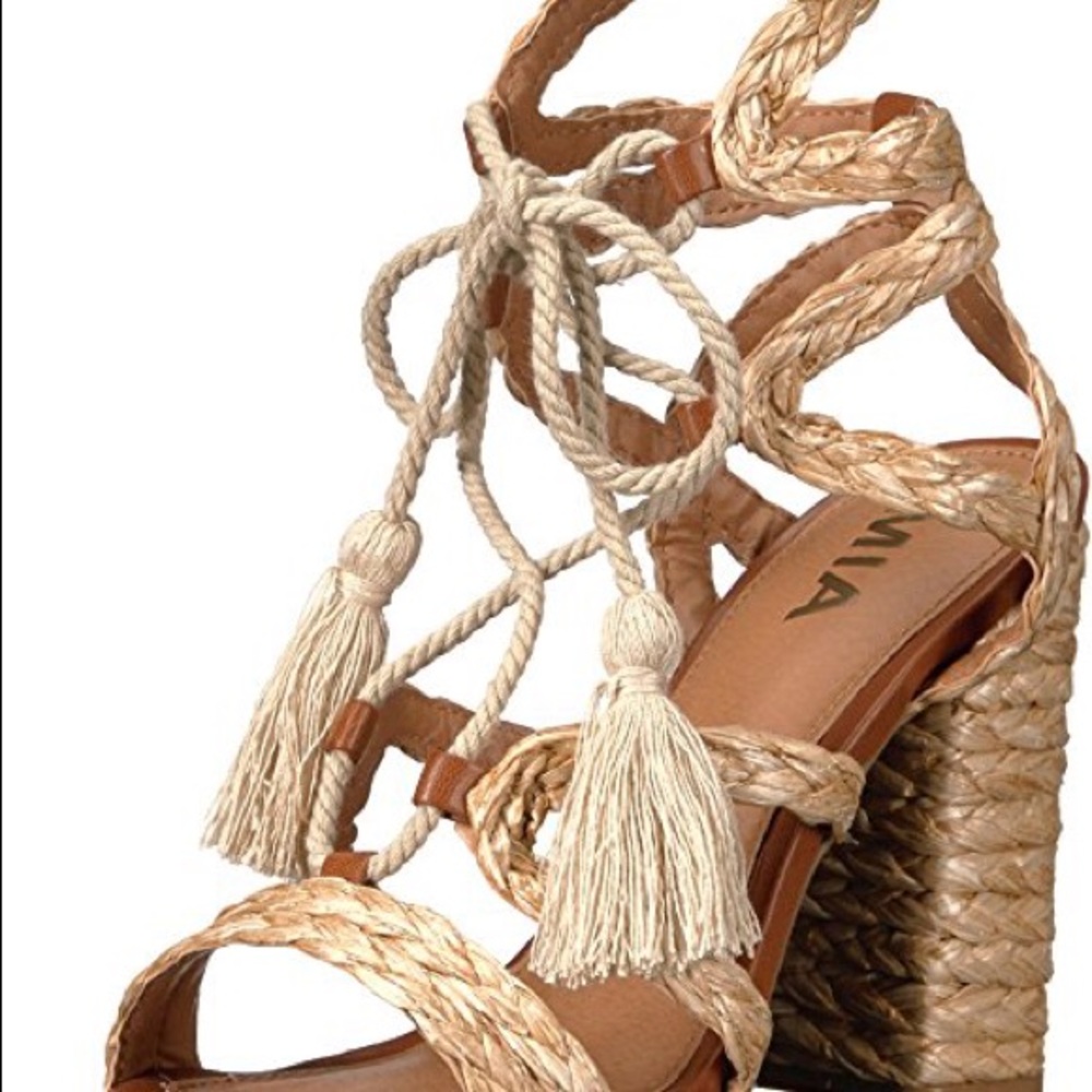MIA ‘Gia’ Raffia Sandals - Picture 2 of 7